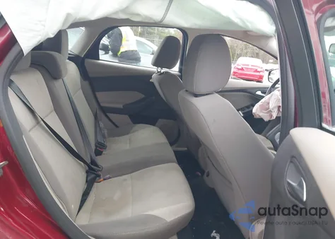 2014 Ford Focus Se z USA, uszkodzony, nr VIN 1FADP3K26EL250853